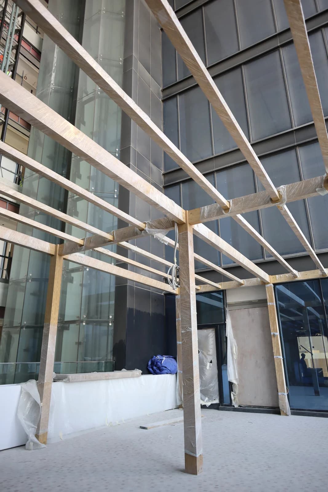 بنك الإمارات دبي الوطني - برجولا 6