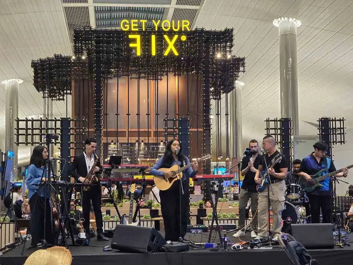 مقهى فيكس - مطار الملك خالد الدولي