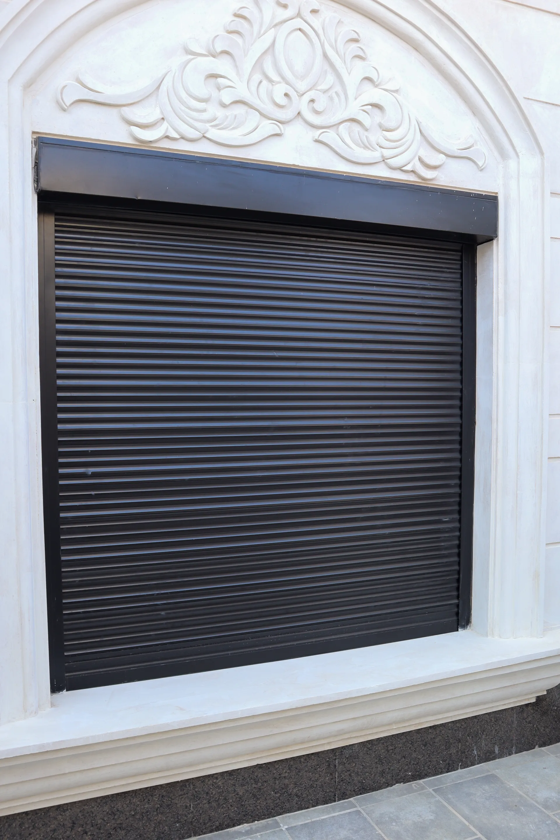 تركيب شتر ألمنيوم كهربائي في فيلا سكنية بالرياض — تنفيذ ماجيكو فاكتوري