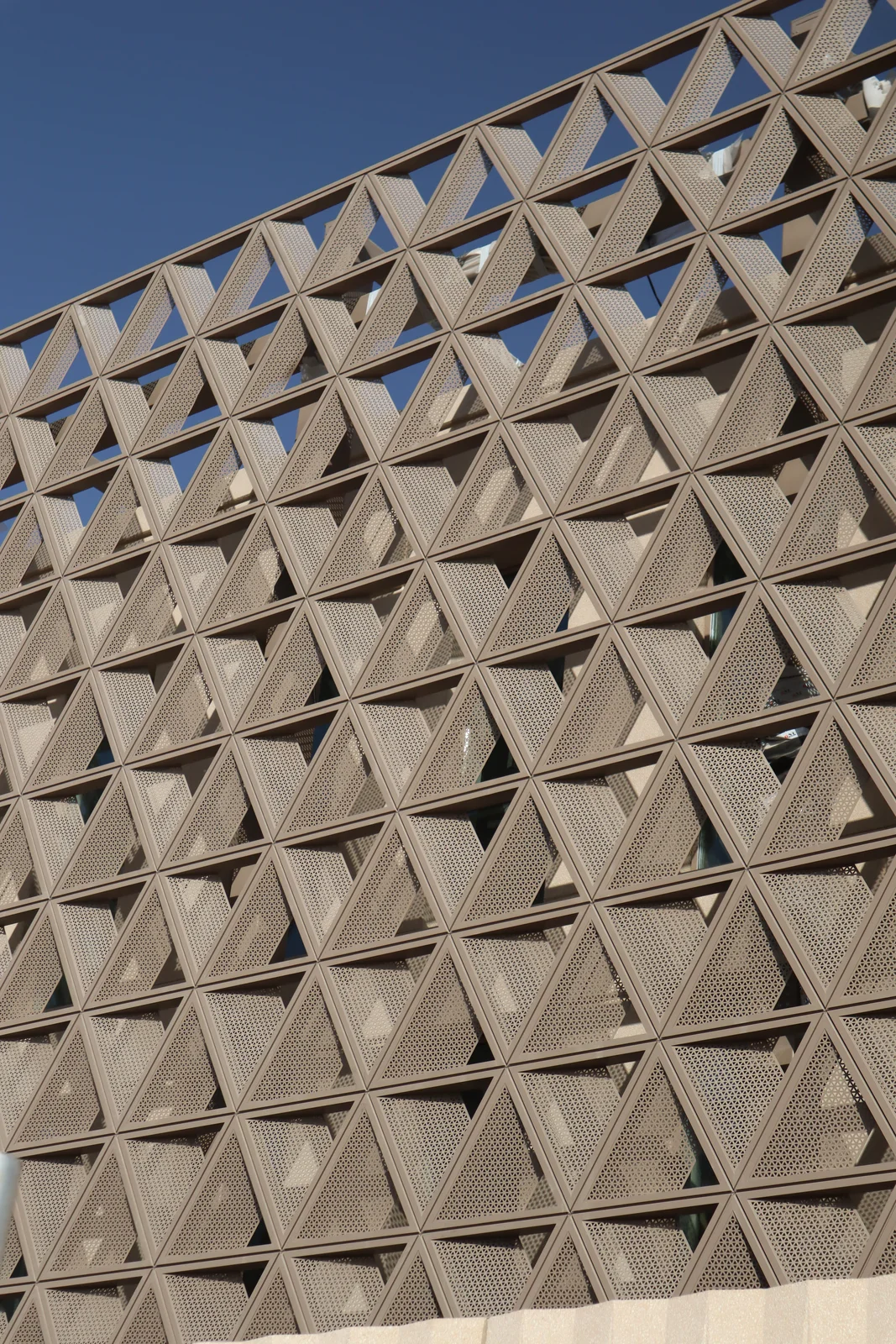 واجهات حديثة مستوحاة من مدارس مسك